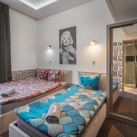 70S Hostel Kraków Eksteriør billede