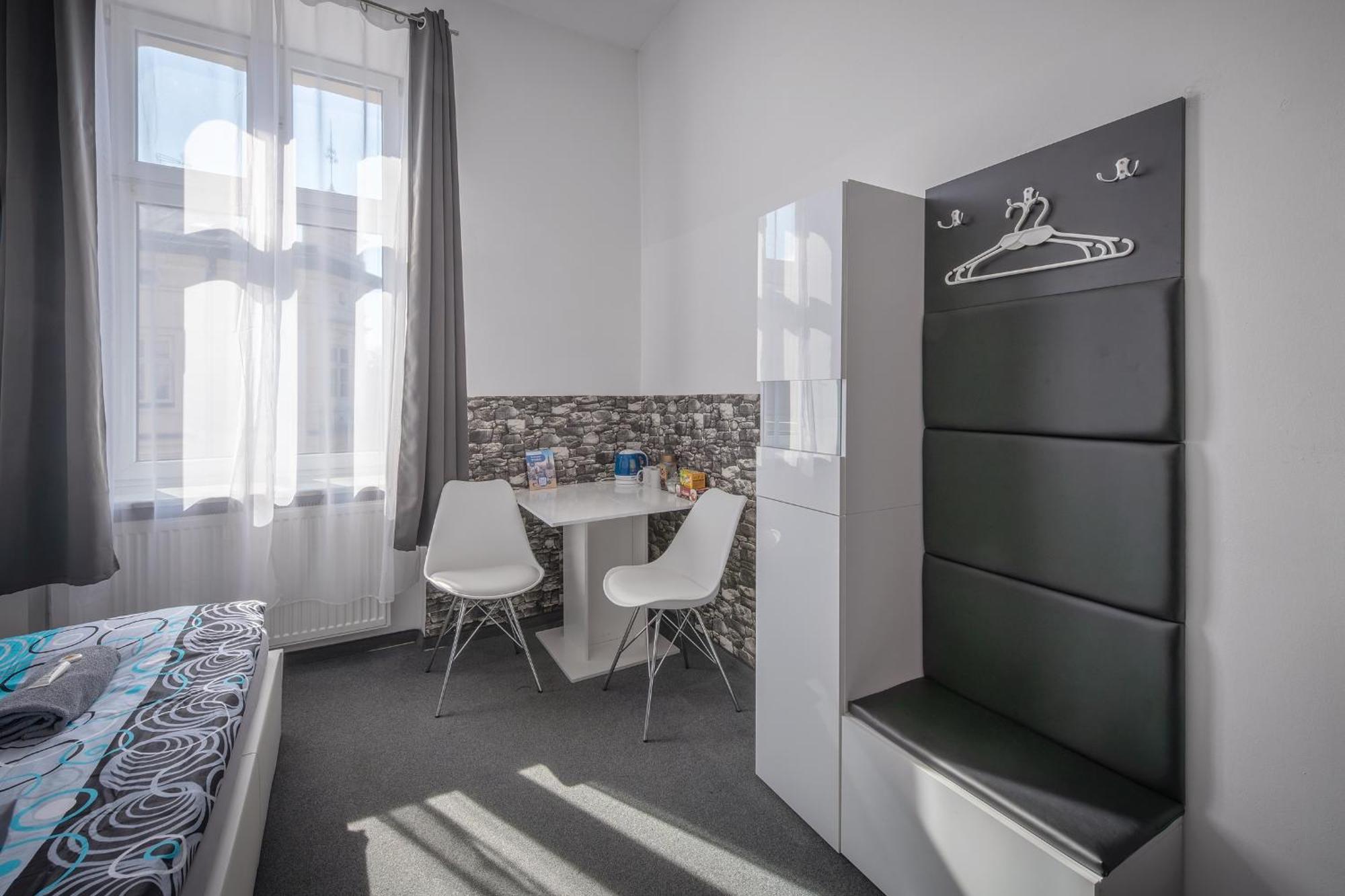 70S Hostel Kraków Eksteriør billede