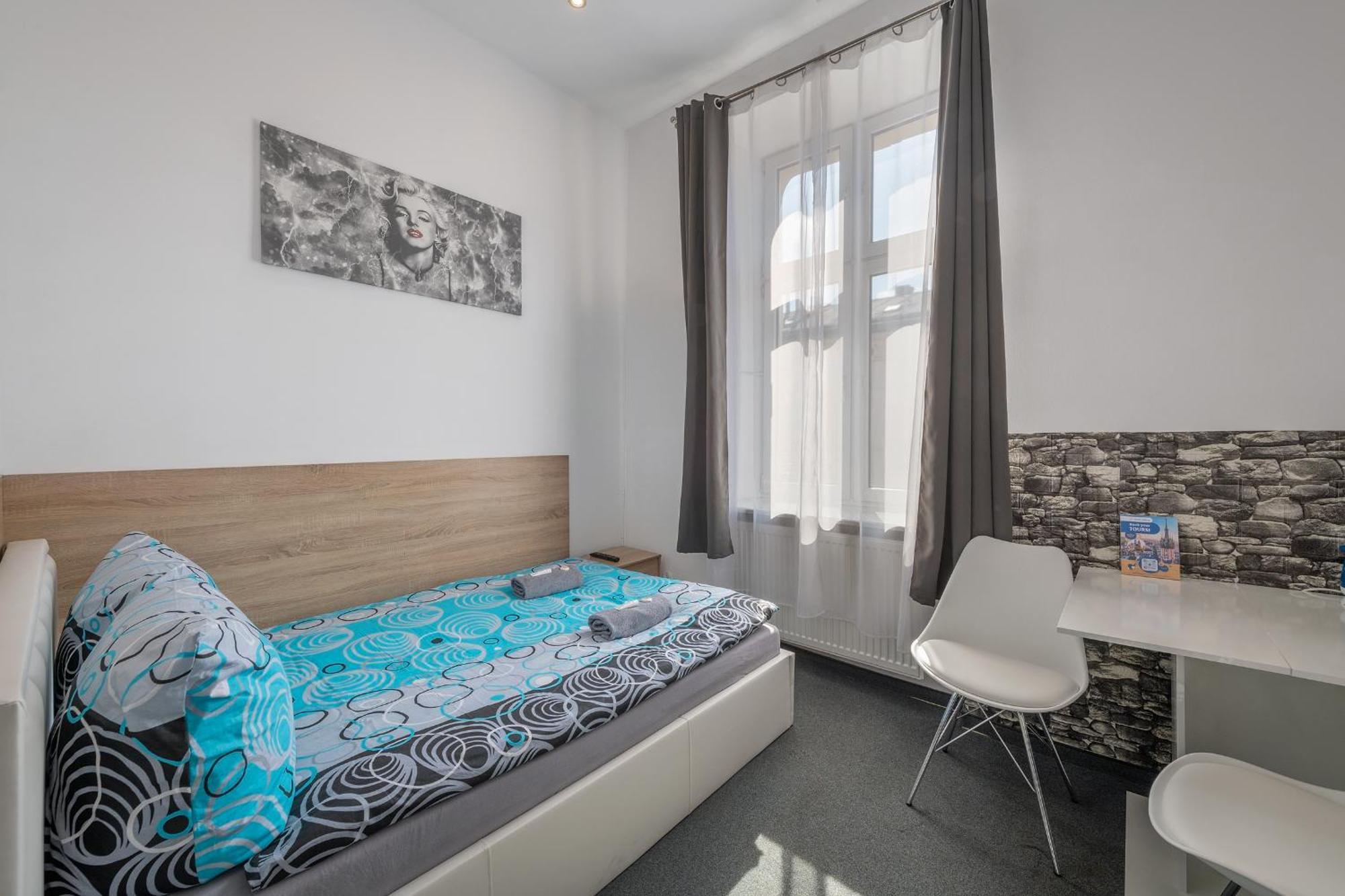 70S Hostel Kraków Eksteriør billede